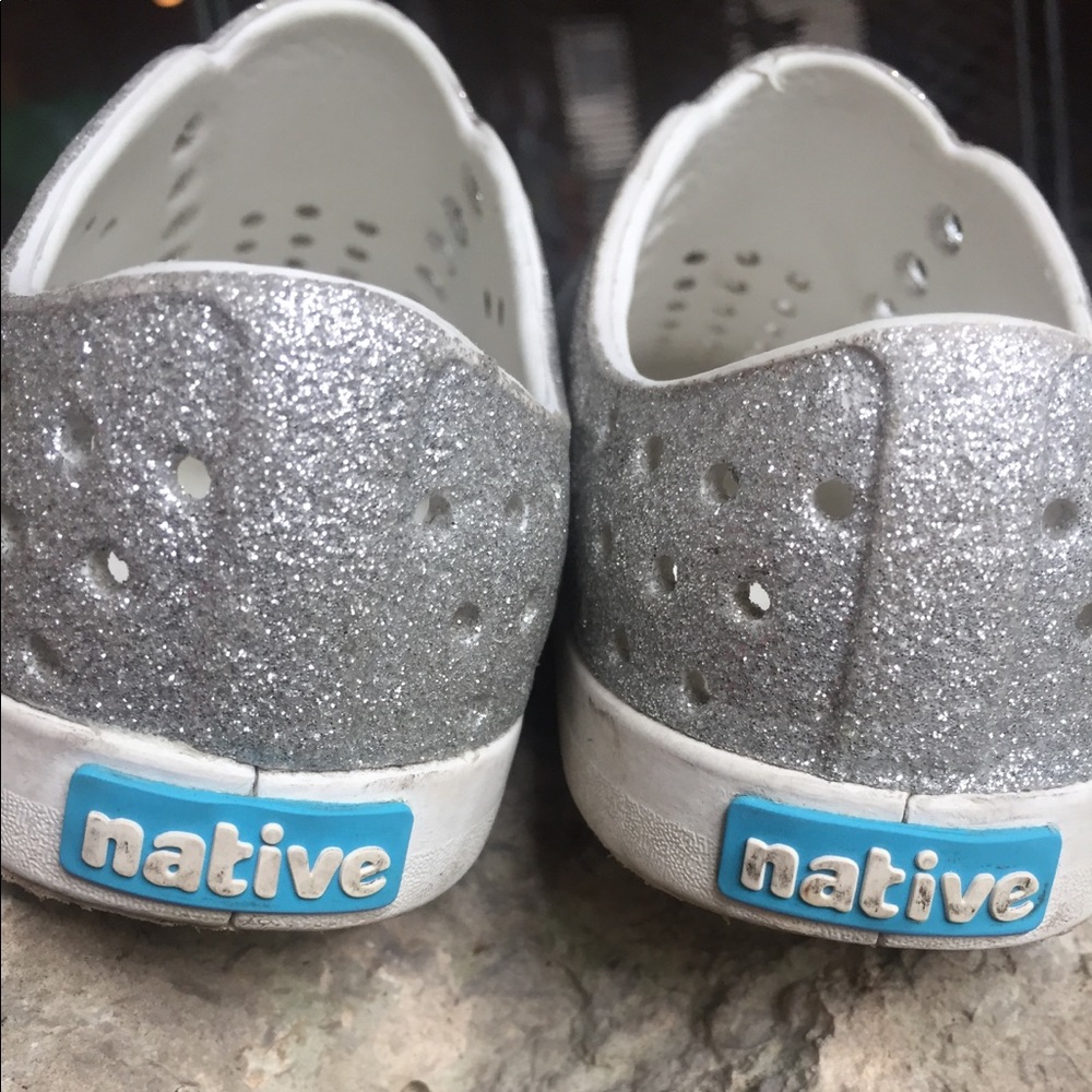 Native Little girls size 9